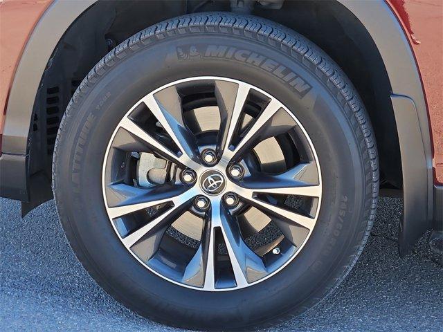 used 2019 Toyota Highlander car, priced at $27,423