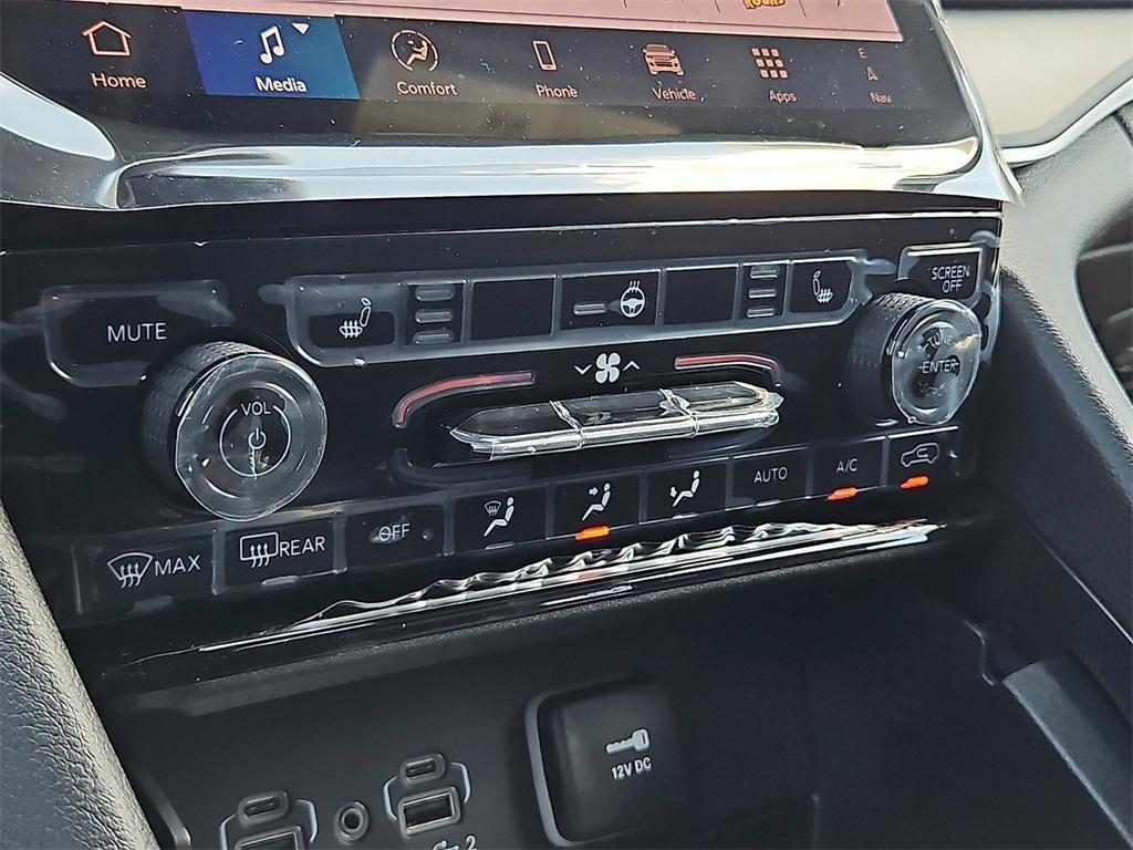 new 2025 Jeep Grand Cherokee L car, priced at $43,900