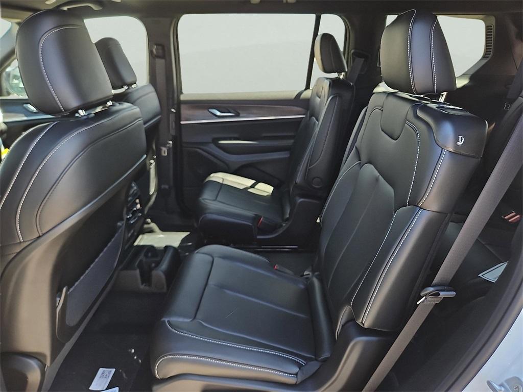 new 2025 Jeep Grand Cherokee L car, priced at $43,900