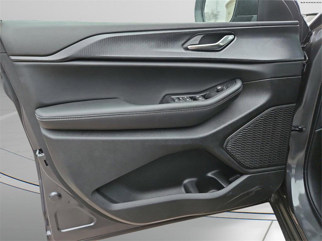 new 2025 Jeep Grand Cherokee car, priced at $35,481