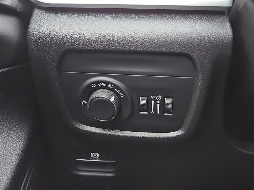 new 2025 Jeep Grand Cherokee car, priced at $35,481