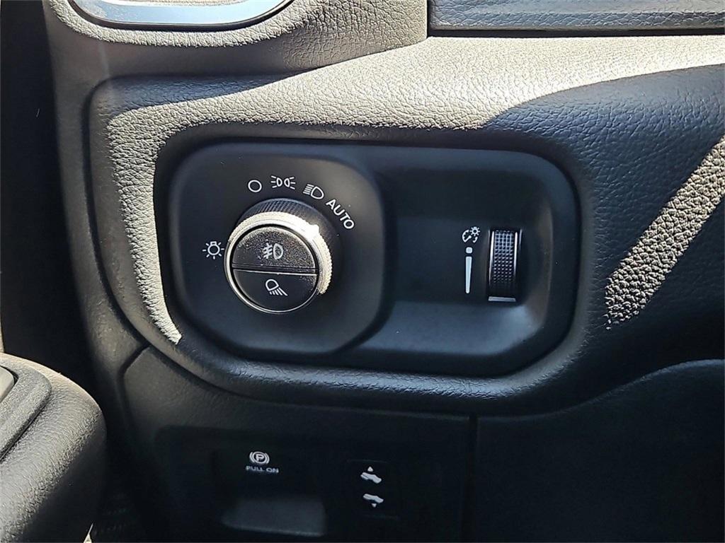 new 2025 Ram 1500 car, priced at $52,277