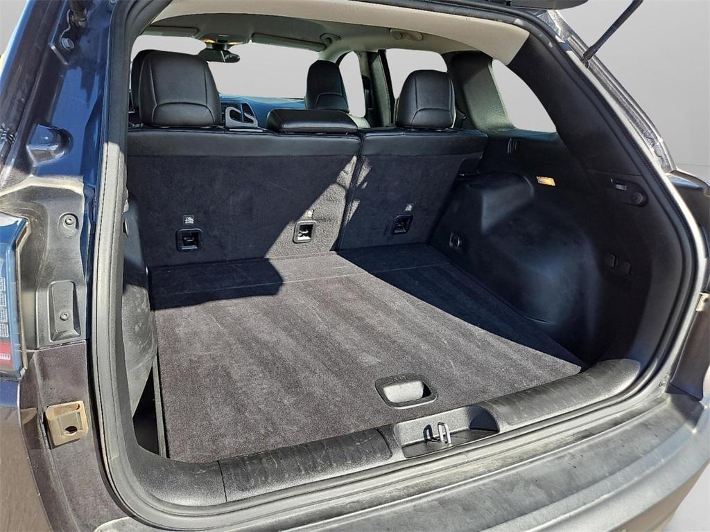 used 2021 Jeep Cherokee car, priced at $18,143