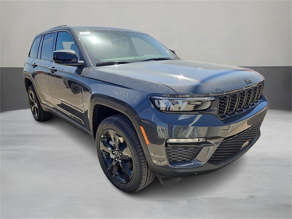 new 2025 Jeep Grand Cherokee car, priced at $45,606