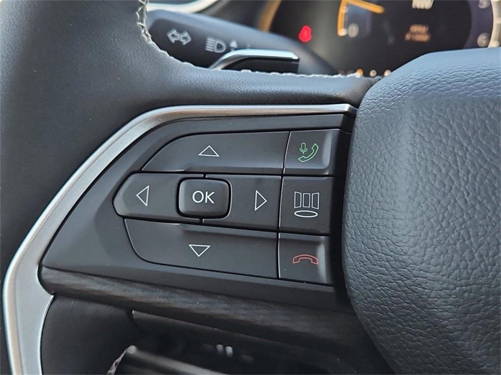new 2025 Jeep Grand Cherokee car, priced at $37,080
