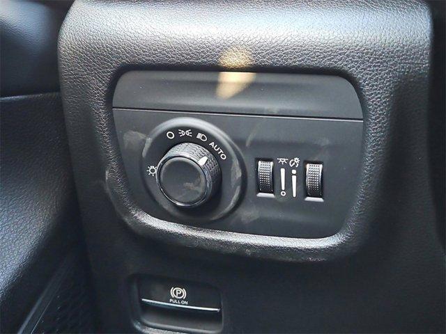 new 2025 Jeep Grand Cherokee car, priced at $40,080