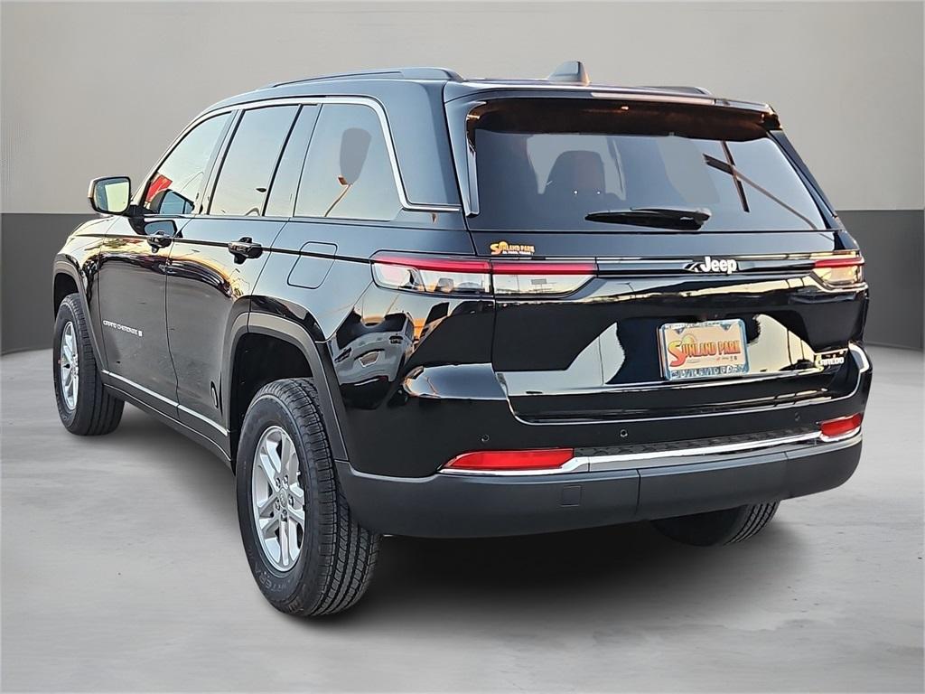 new 2025 Jeep Grand Cherokee car, priced at $40,720