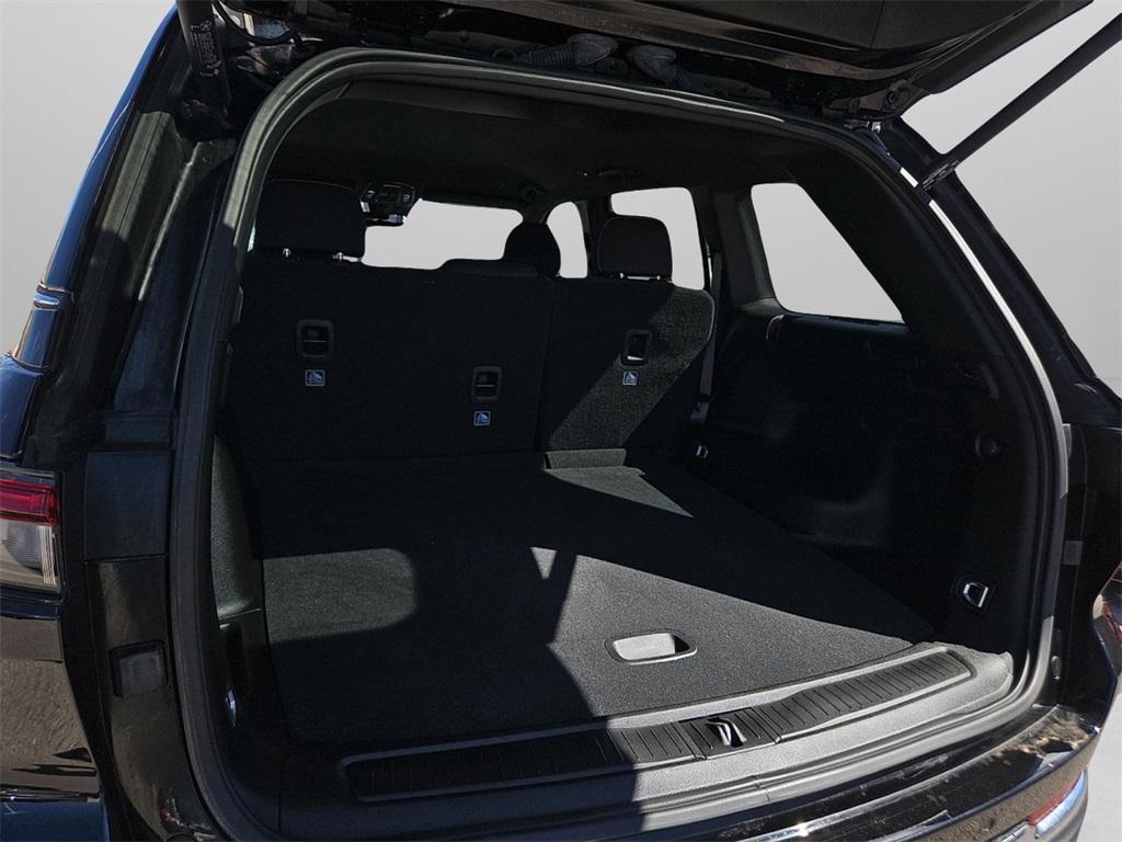 used 2025 Jeep Grand Cherokee car, priced at $31,893