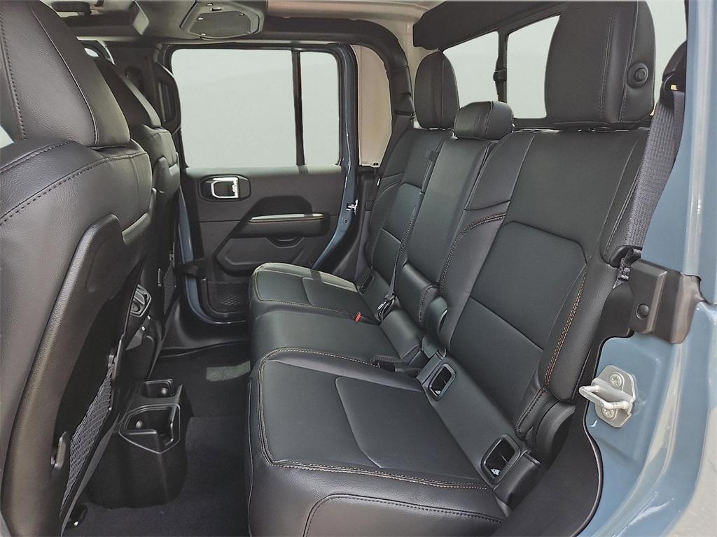new 2025 Jeep Gladiator car, priced at $46,605