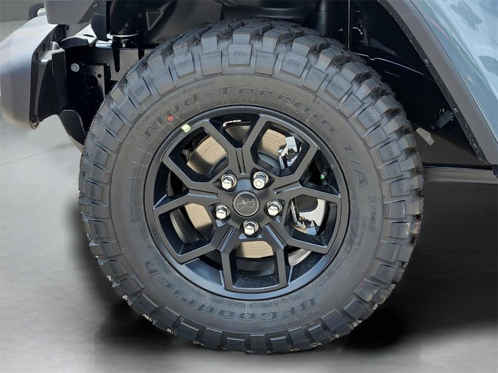 new 2025 Jeep Gladiator car, priced at $46,605