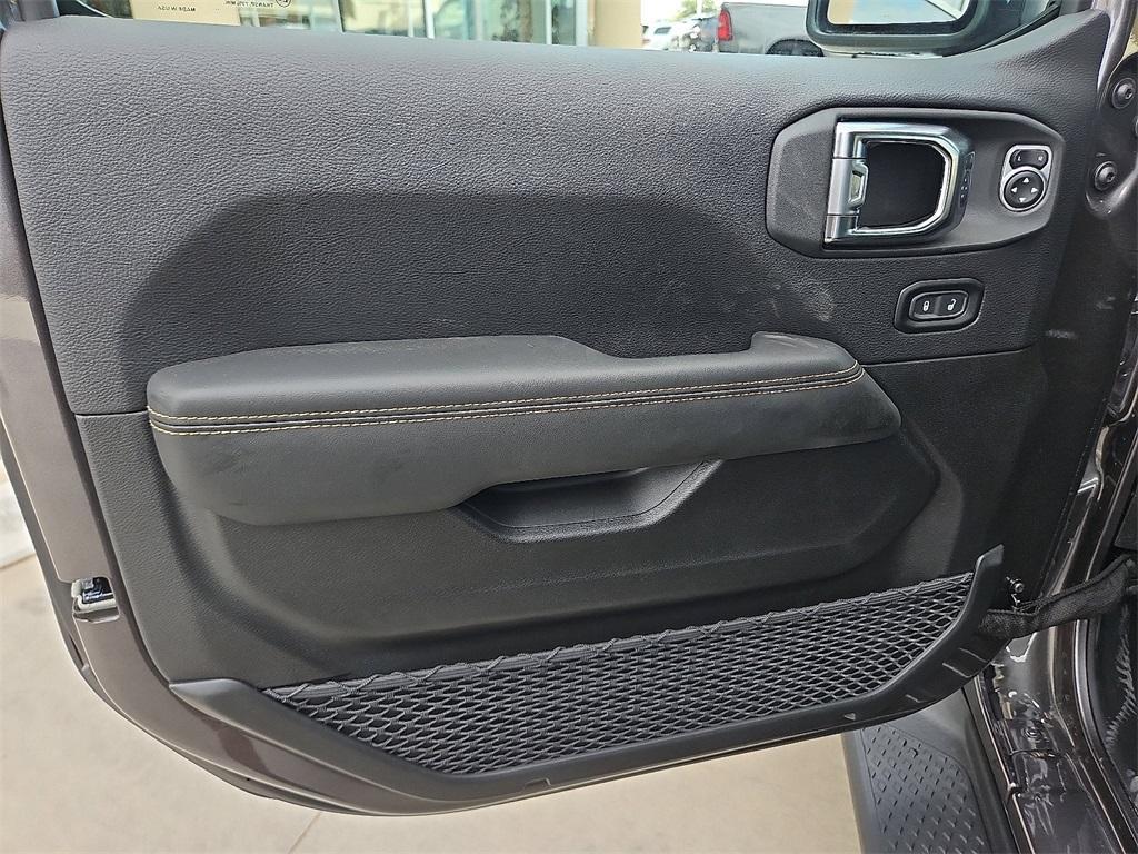 new 2025 Jeep Gladiator car, priced at $44,584