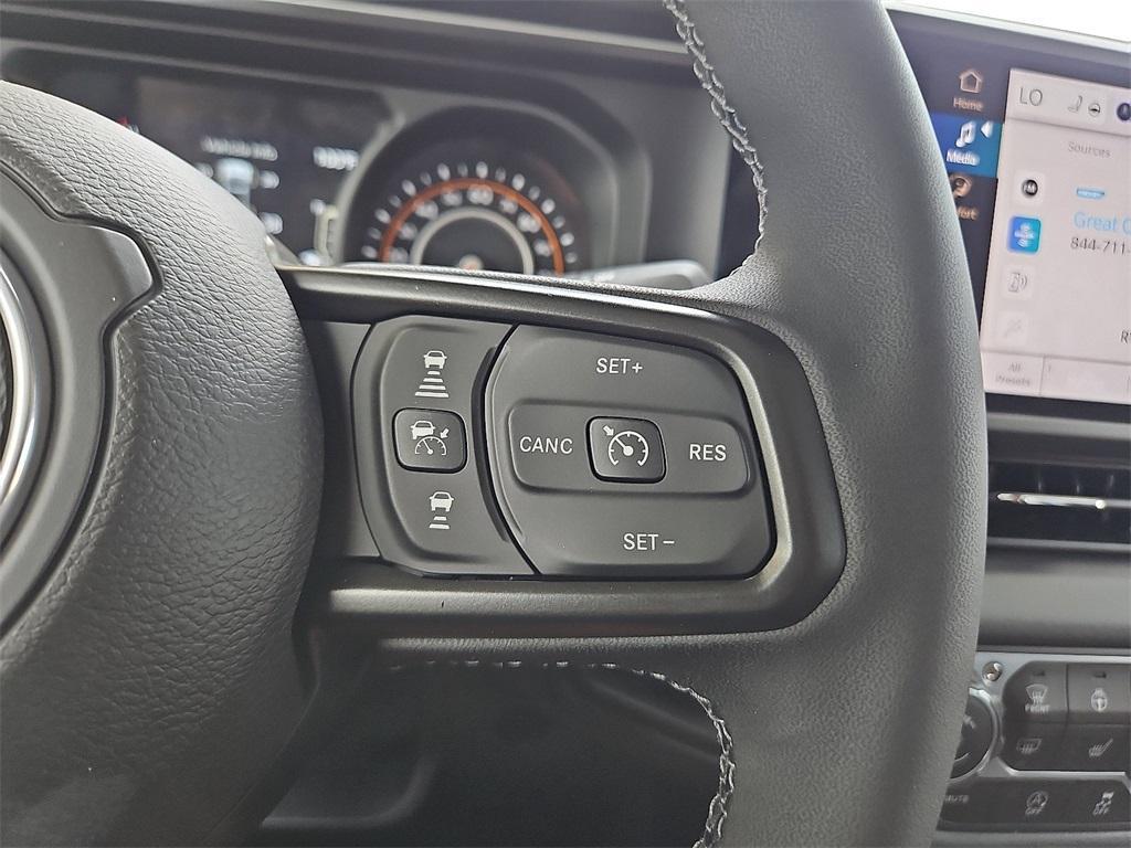 new 2025 Jeep Gladiator car, priced at $44,584