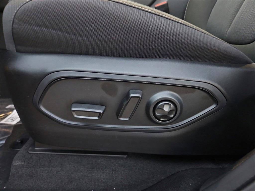 new 2025 Jeep Grand Cherokee L car, priced at $37,873