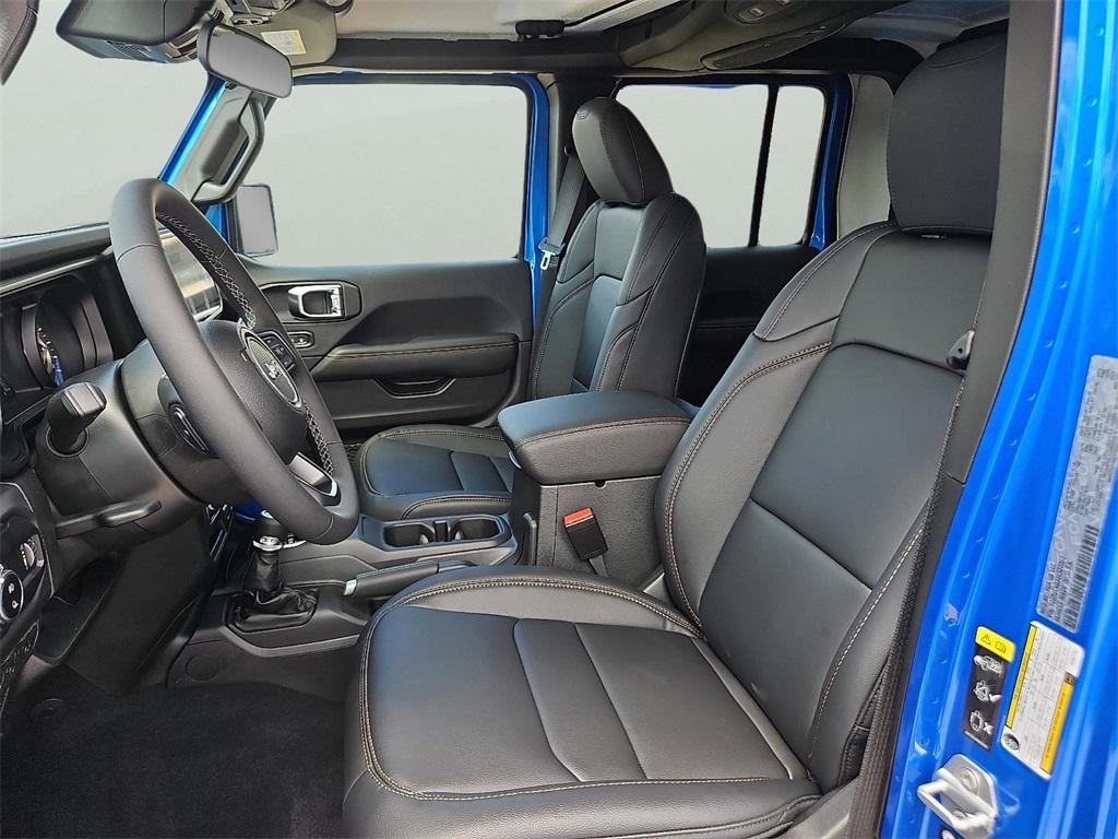 new 2025 Jeep Gladiator car, priced at $45,879