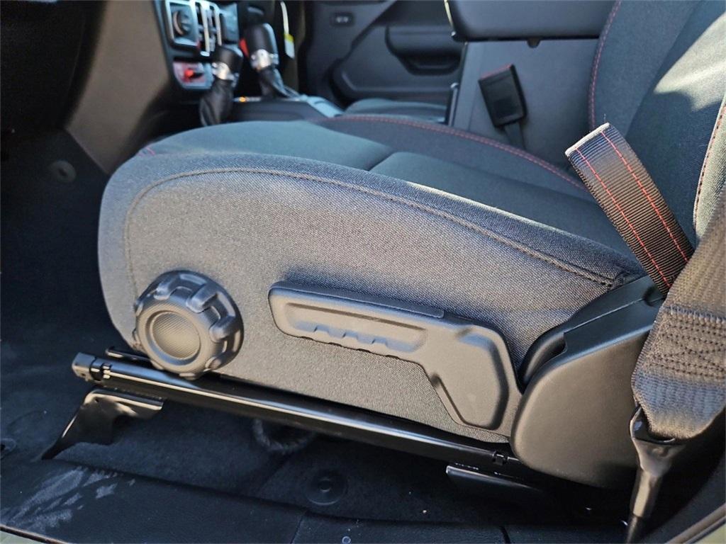 new 2025 Jeep Wrangler car, priced at $57,727