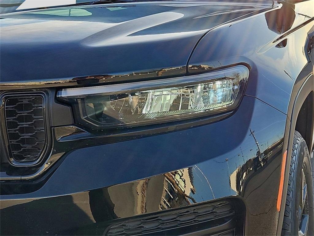 new 2025 Jeep Grand Cherokee car, priced at $39,580