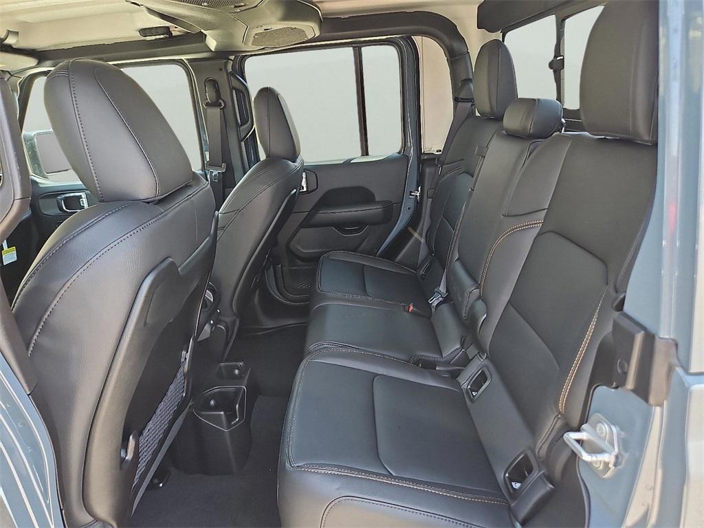 new 2025 Jeep Gladiator car, priced at $44,584