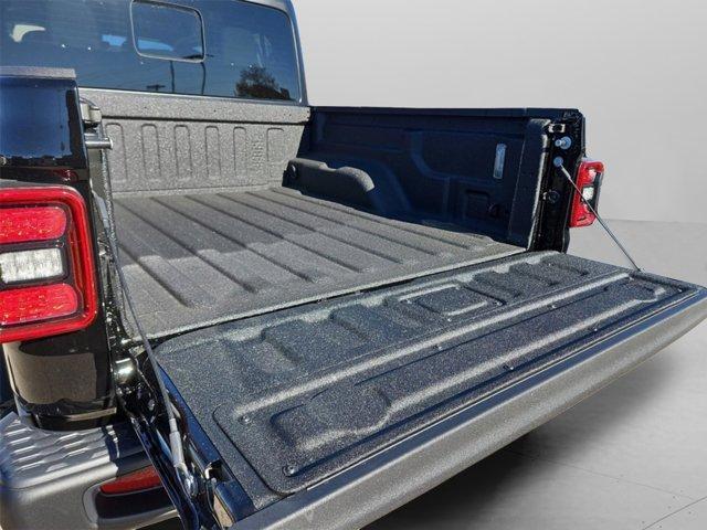new 2025 Jeep Gladiator car, priced at $52,575