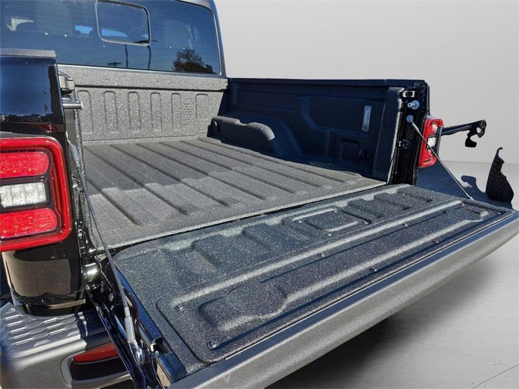 new 2025 Jeep Gladiator car, priced at $51,700