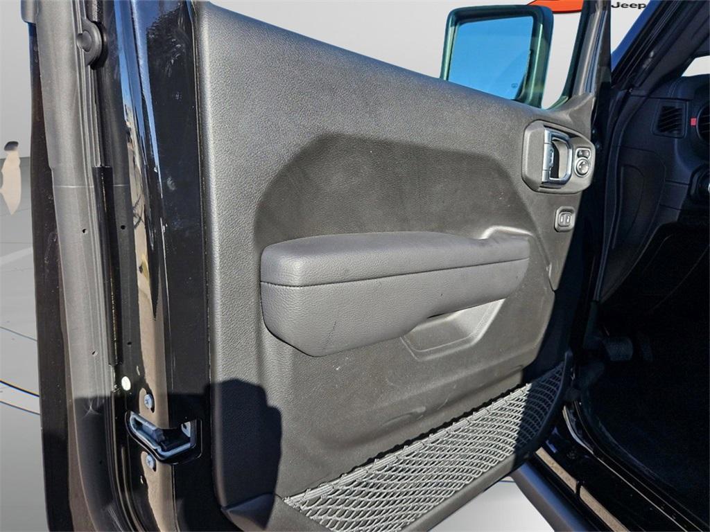 new 2025 Jeep Gladiator car, priced at $51,700