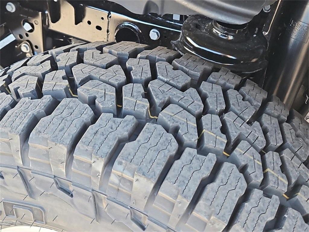 new 2025 Jeep Gladiator car, priced at $51,700