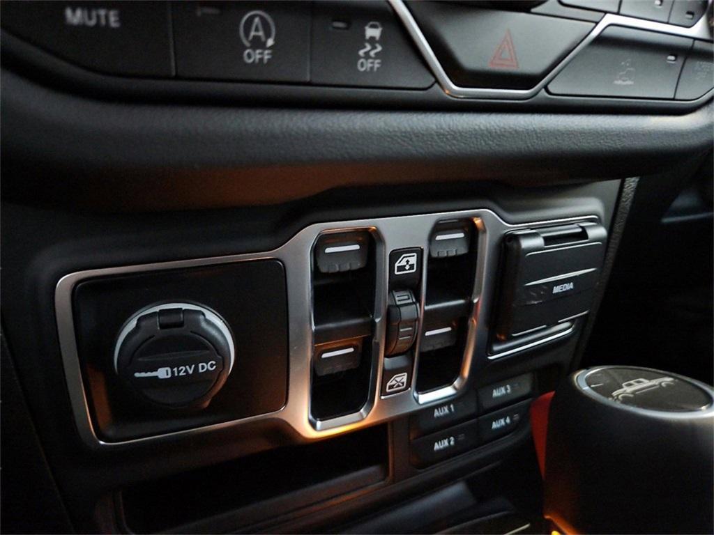 new 2025 Jeep Gladiator car, priced at $45,779