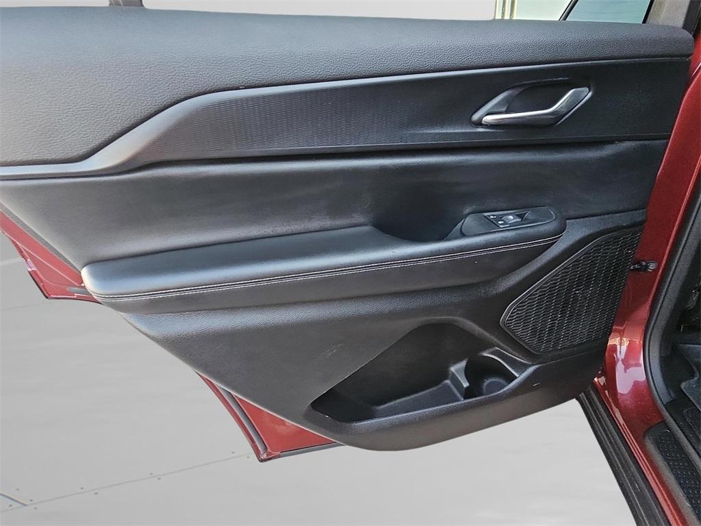 used 2024 Jeep Grand Cherokee L car, priced at $34,888