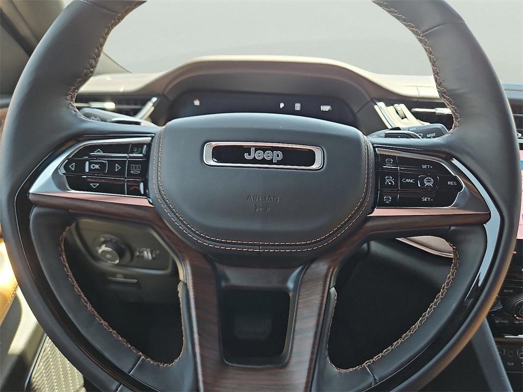 new 2025 Jeep Grand Cherokee L car, priced at $58,386