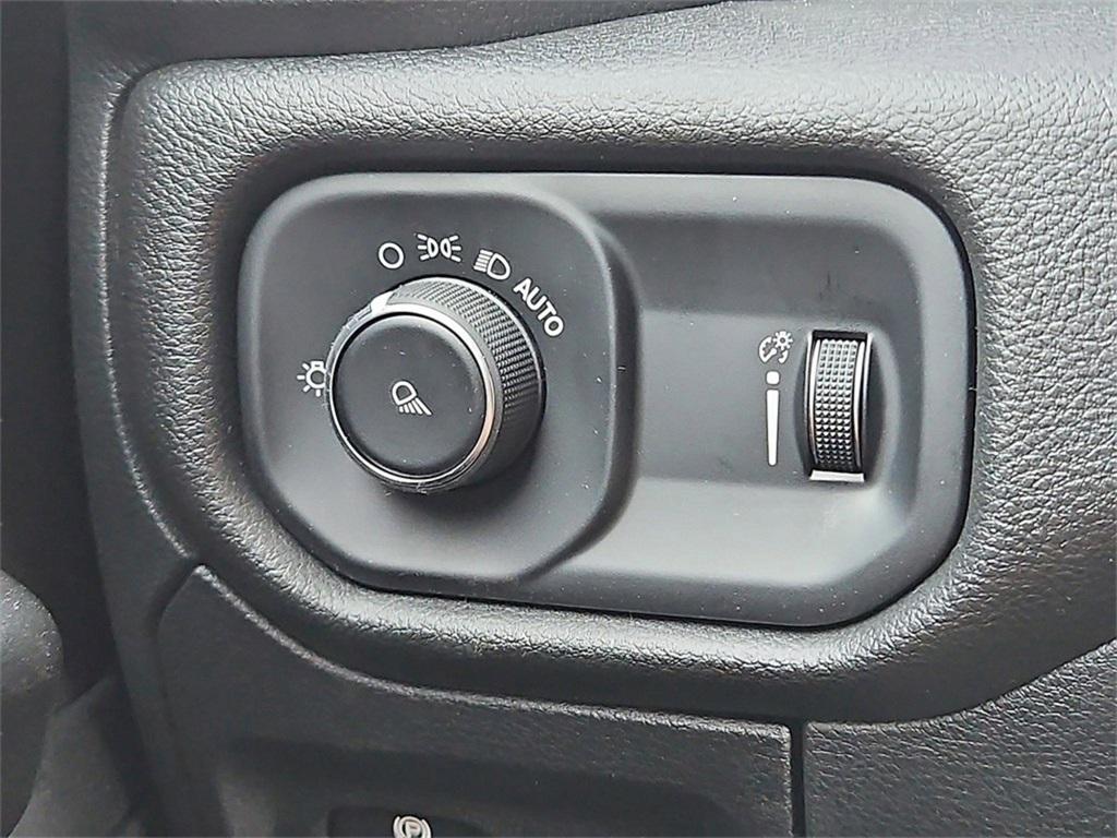 new 2025 Ram 1500 car, priced at $39,250