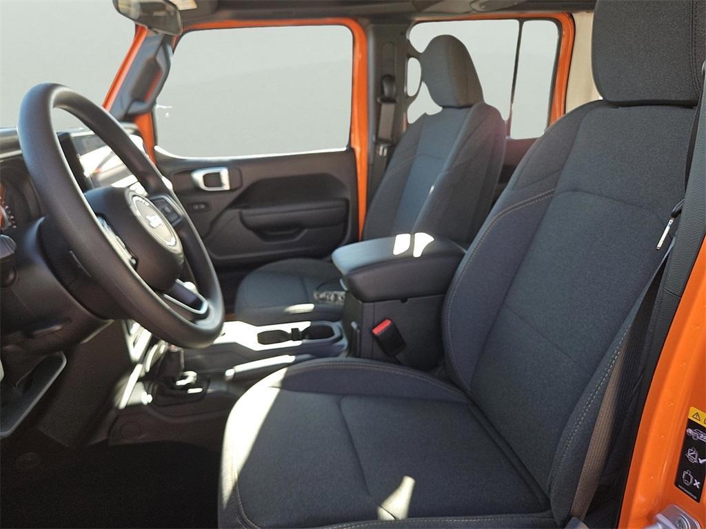 new 2025 Jeep Wrangler car, priced at $41,050