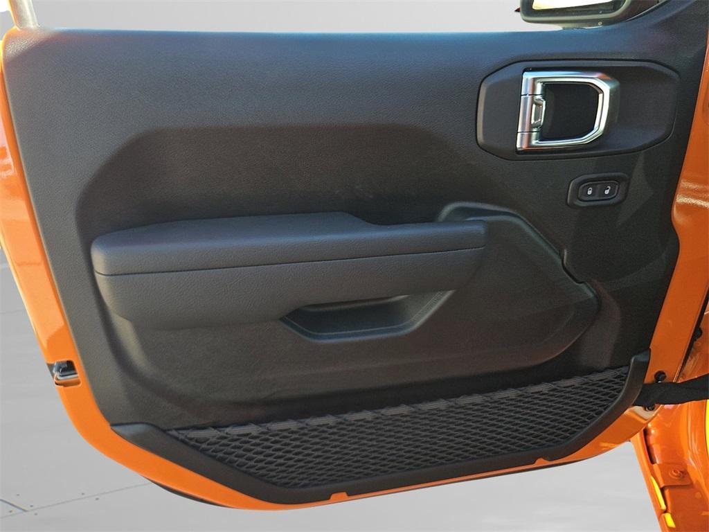 new 2025 Jeep Wrangler car, priced at $41,050