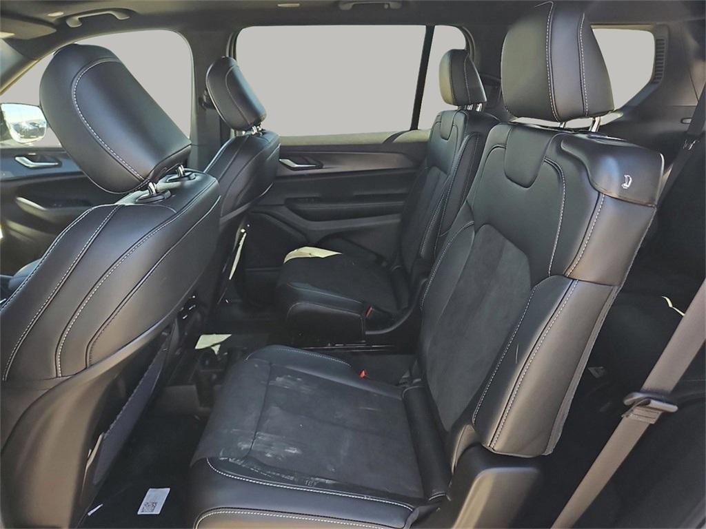 new 2025 Jeep Grand Cherokee L car, priced at $43,277