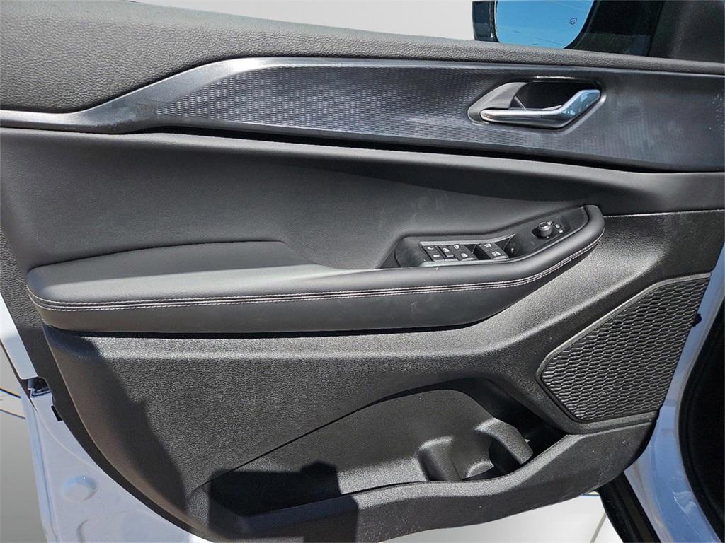 new 2025 Jeep Grand Cherokee L car, priced at $43,277