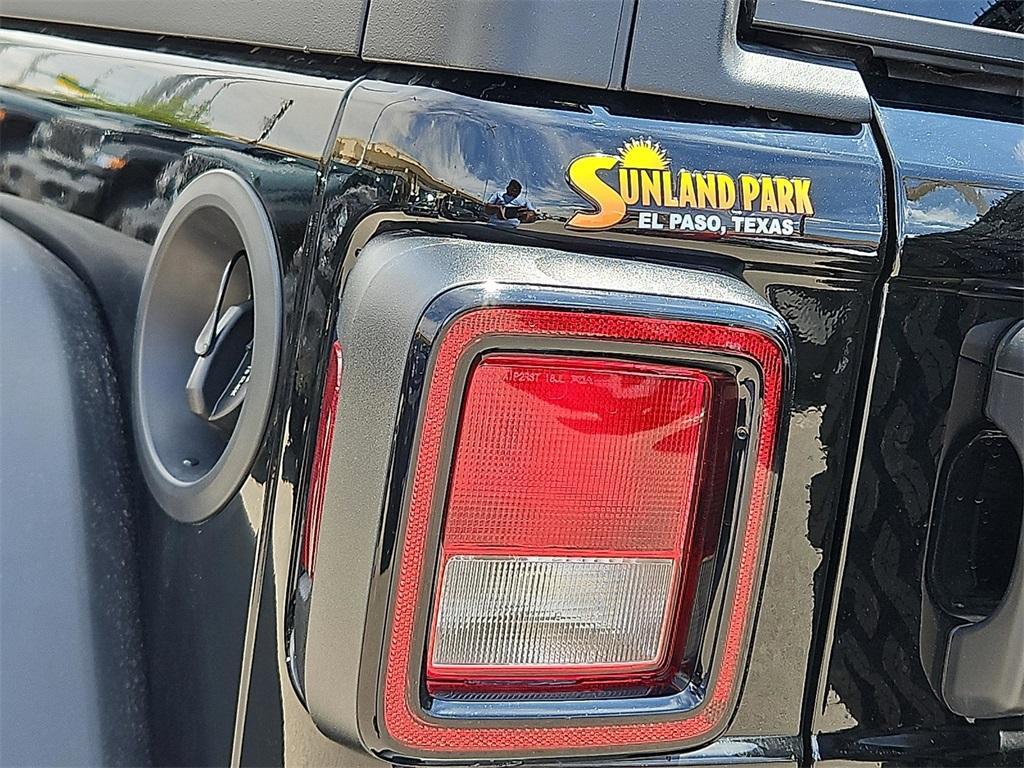 new 2025 Jeep Wrangler car, priced at $48,575