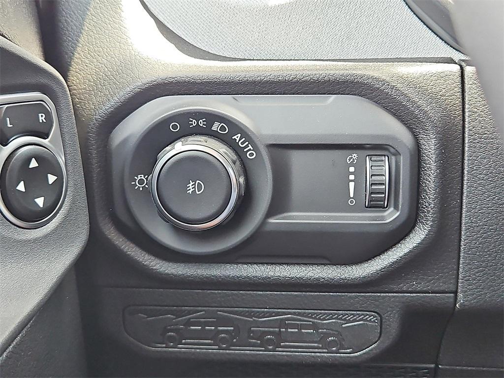 new 2025 Jeep Wrangler car, priced at $48,575