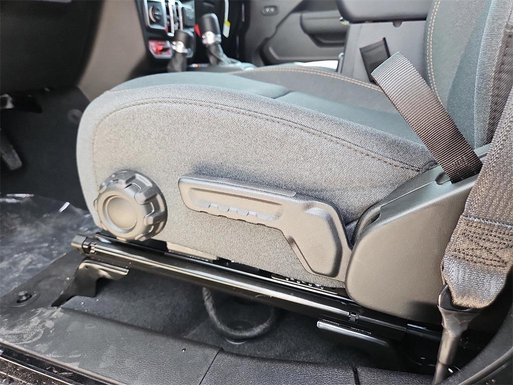 new 2025 Jeep Wrangler car, priced at $48,575