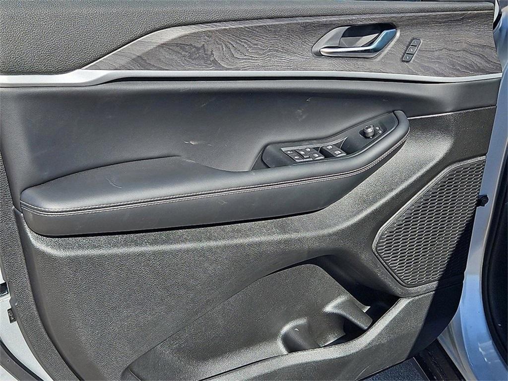 new 2025 Jeep Grand Cherokee car, priced at $44,970
