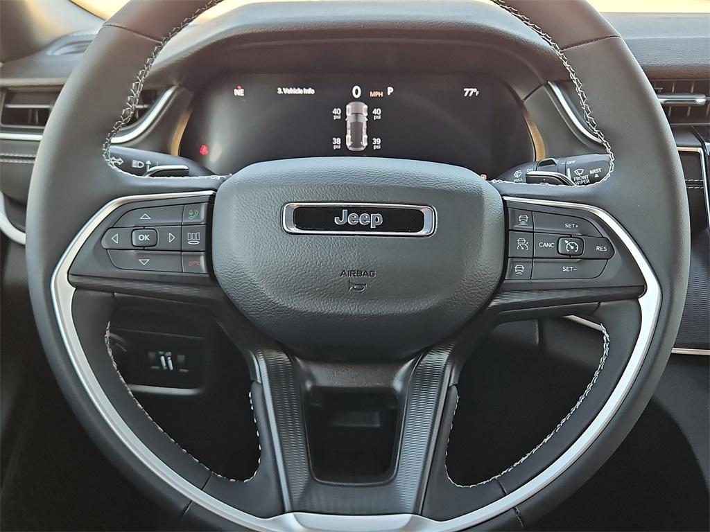 new 2025 Jeep Grand Cherokee car, priced at $37,970