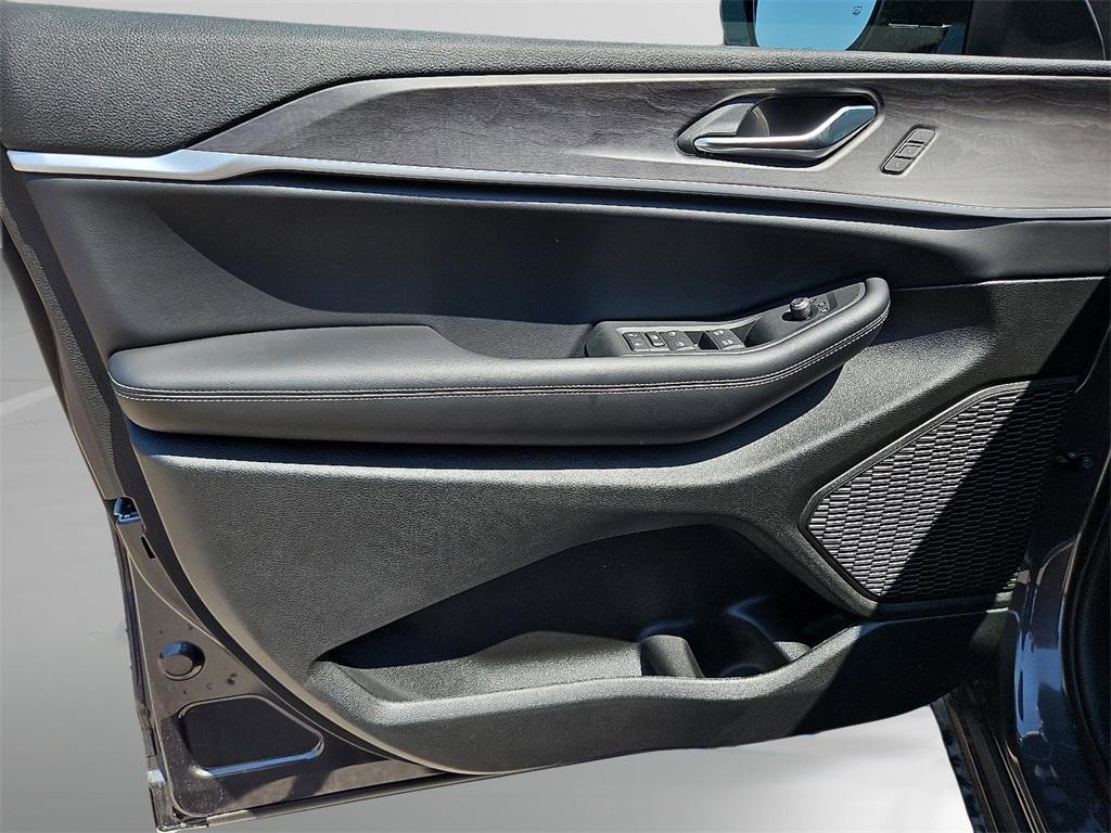 new 2025 Jeep Grand Cherokee L car, priced at $44,495