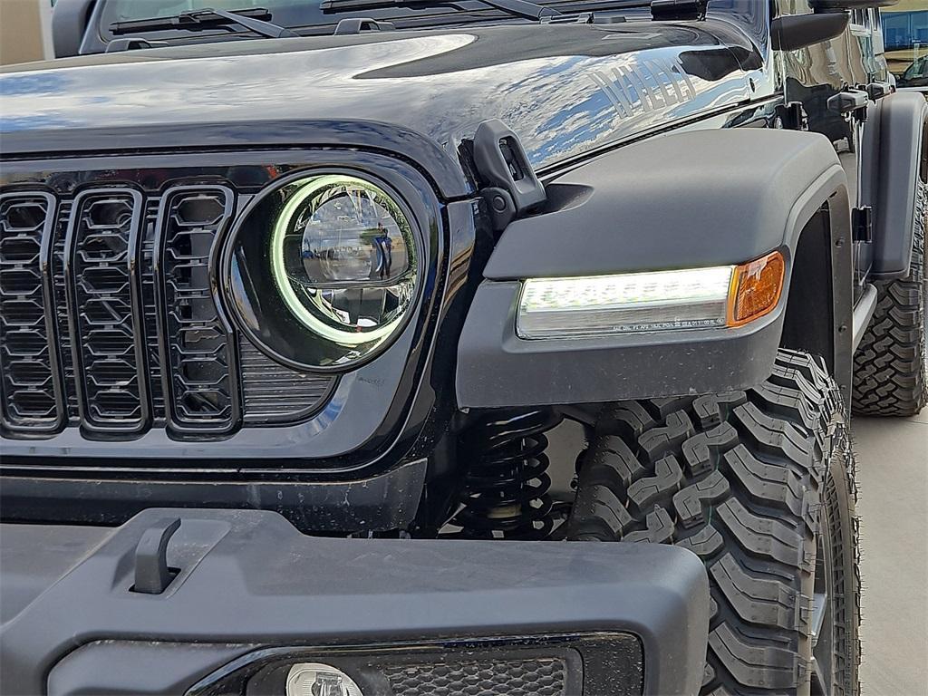 new 2025 Jeep Wrangler car, priced at $48,302