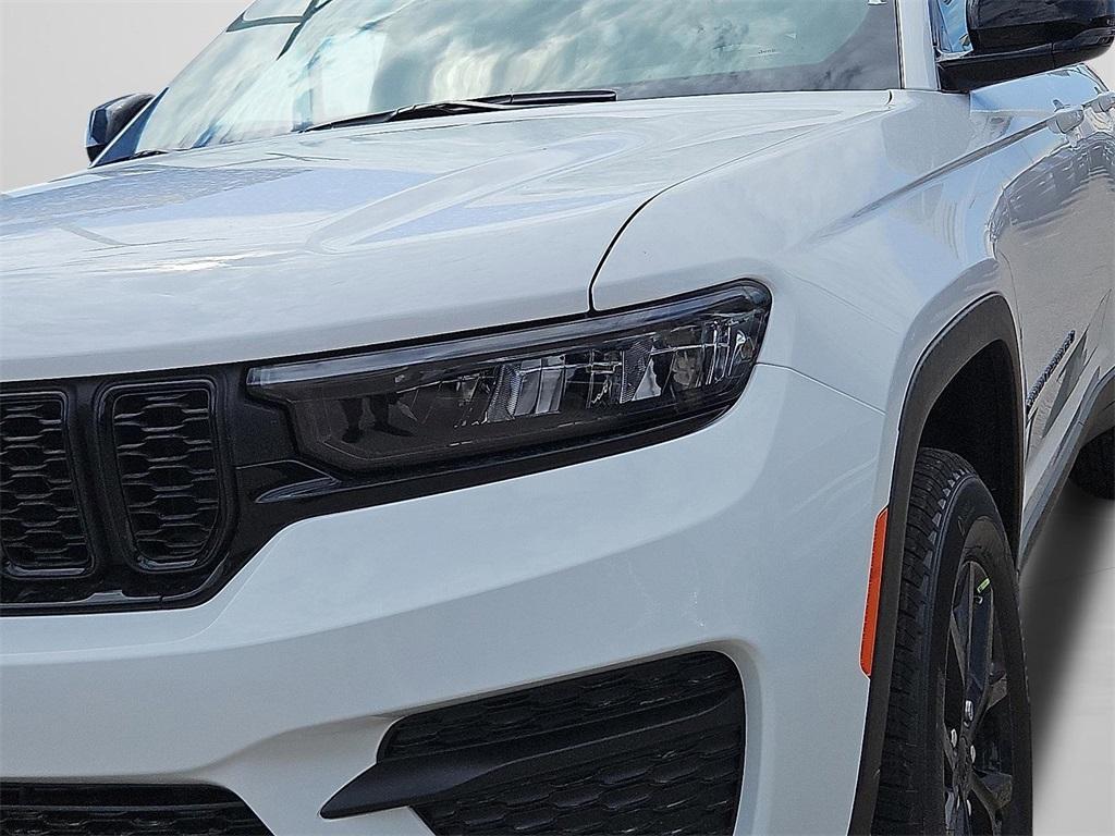 new 2025 Jeep Grand Cherokee car, priced at $47,130
