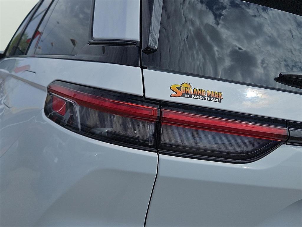 new 2025 Jeep Grand Cherokee car, priced at $47,130