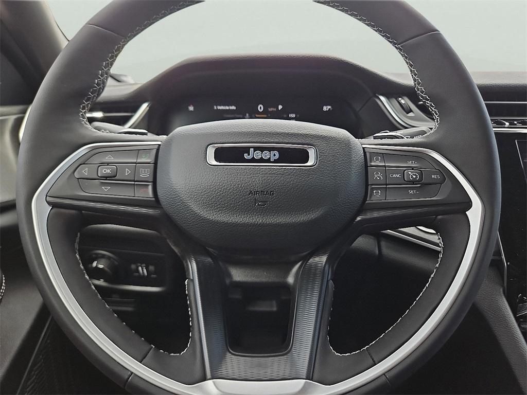 new 2025 Jeep Grand Cherokee car, priced at $47,130