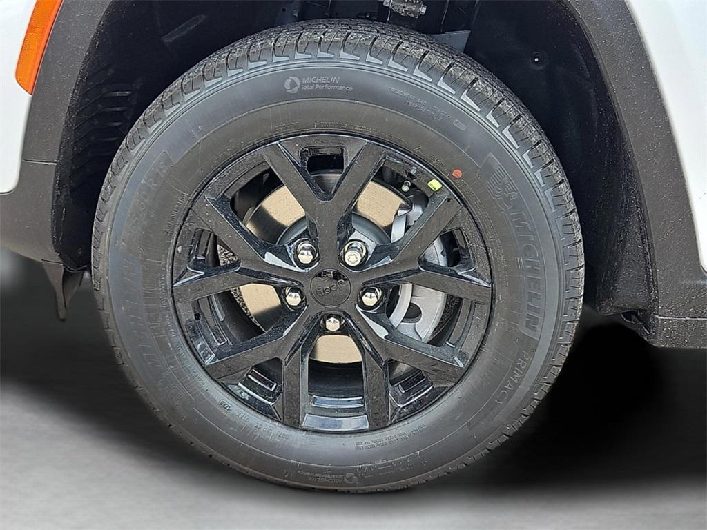 new 2025 Jeep Grand Cherokee car, priced at $47,130