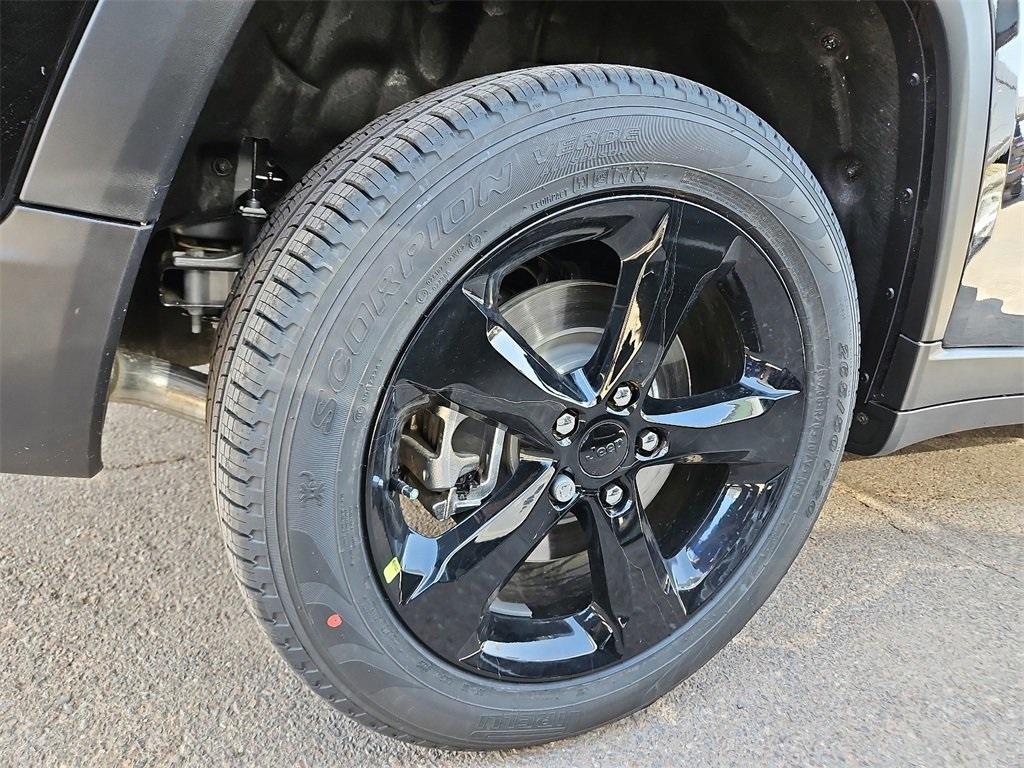 new 2025 Jeep Grand Cherokee L car, priced at $49,812