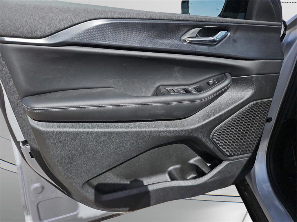 new 2025 Jeep Grand Cherokee car, priced at $46,530