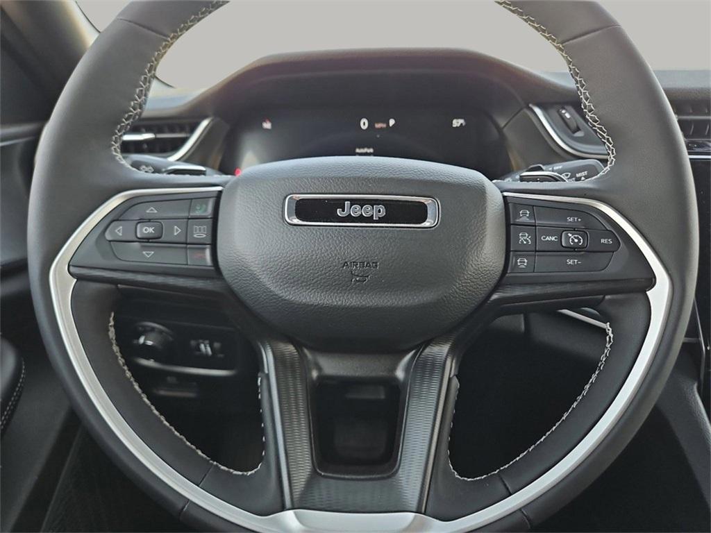 new 2025 Jeep Grand Cherokee car, priced at $46,530
