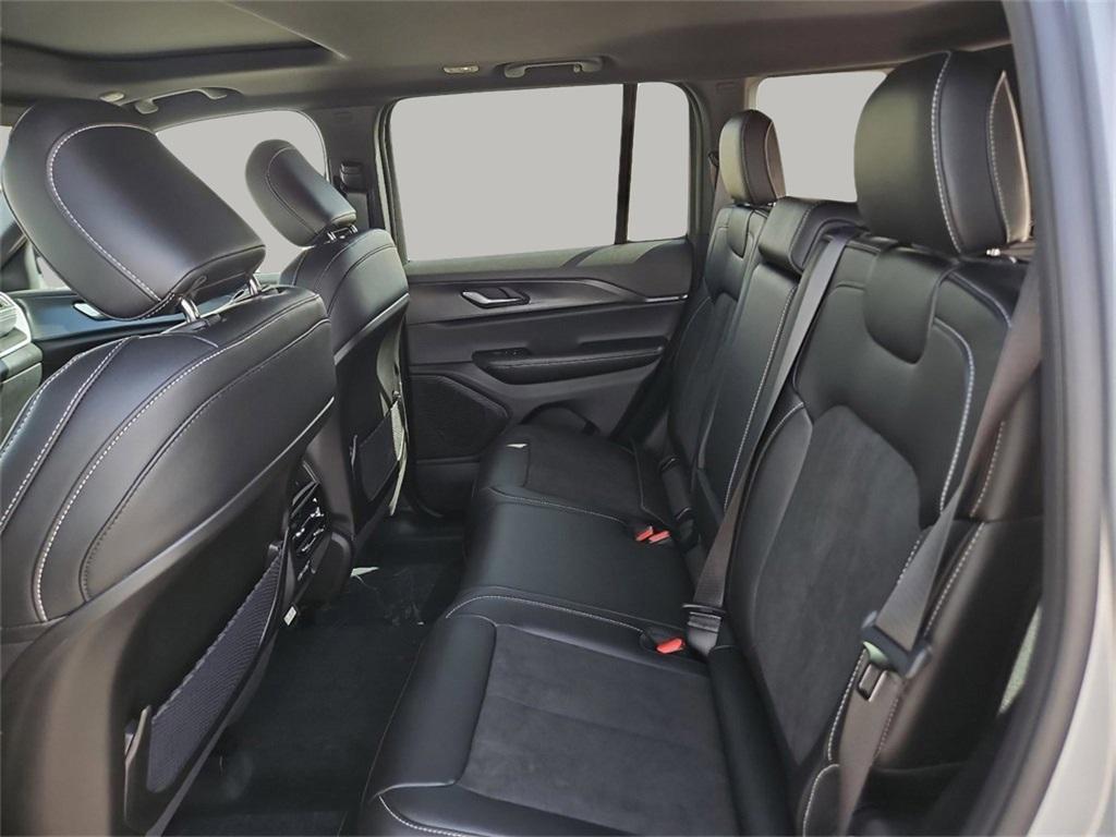 new 2025 Jeep Grand Cherokee car, priced at $46,530