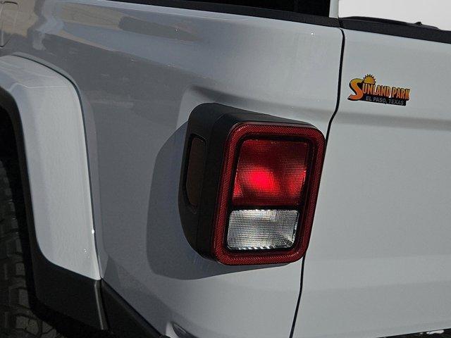 new 2025 Jeep Gladiator car, priced at $47,305