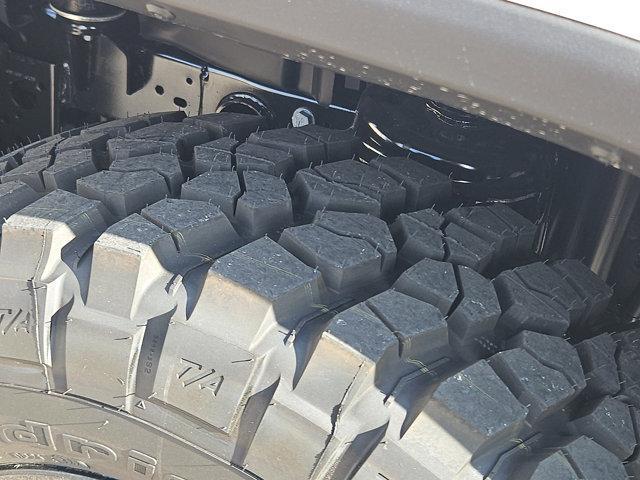 new 2025 Jeep Gladiator car, priced at $47,305